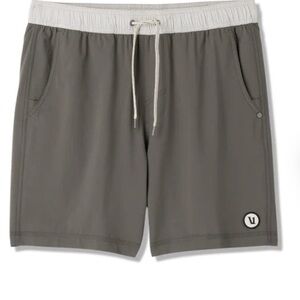 Vuori Kore Shorts Olive green / White - Large 7.5”